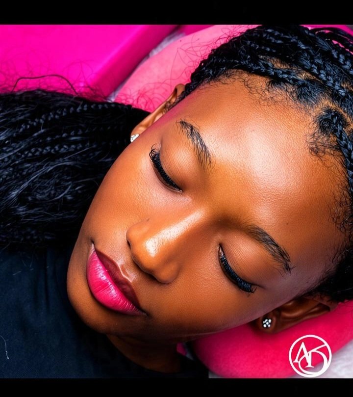 How Long Do Eyelash Extensions Last? 3–4 Weeks (Kigali)